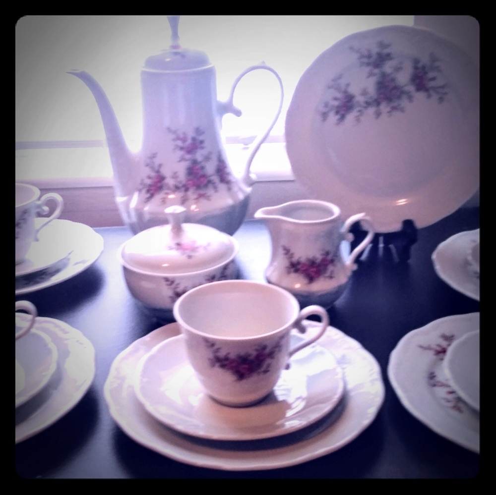 23 piece Vintage Schirnding Bavaria Tea Set